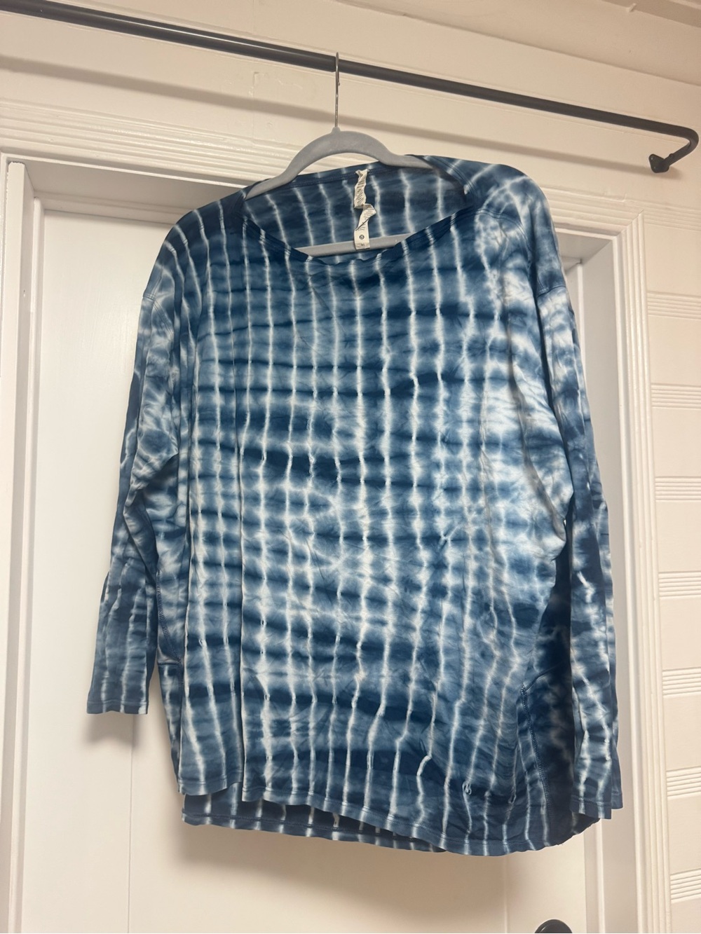 Set of 3 lululemon Back In Action shirts - Picture 5 of 14
